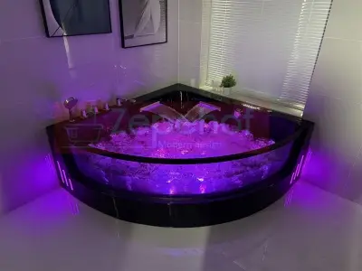 Wanna z hydromasażem CN-3131 LED ZEWNĘTRZNY narożna 150cmx150cmx59cm z podgrzewaczem