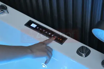 Wanna z hydromasażem EB-802 prostokątna 150cmx75cmx61cm DYSZE OBROTOWE, WODOSPADY, PILOT