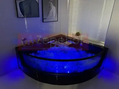 Wanna z hydromasażem CN-3131 LED ZEWNĘTRZNY narożna 150cmx150cmx59cm z podgrzewaczem
