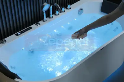 Wanna z hydromasażem EB-802 prostokątna 150cmx75cmx61cm DYSZE OBROTOWE, WODOSPADY, PILOT