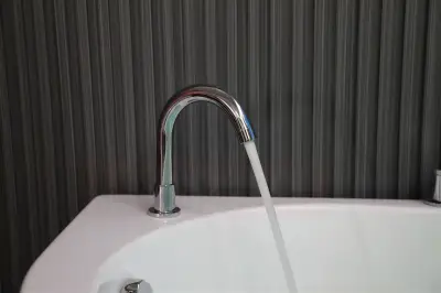 Wanna z hydromasażem EB-101 L LEWA  prostokątna 170cmx101cmx63cm  DYSZE OBROTOWE, PILOT