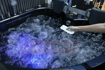 Wirujące dysze czarna Wanna z hydromasażem EG-015 narożna 150cmx150cmx65cm spadające SOPLE LEDowe HIT!