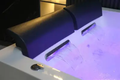Wirujące dysze Wanna z hydromasażem EB-100 prostokątna 180cmx120cmx66cm Wodospad LED x 2+Ambiente z podgrzewaczem+pilot