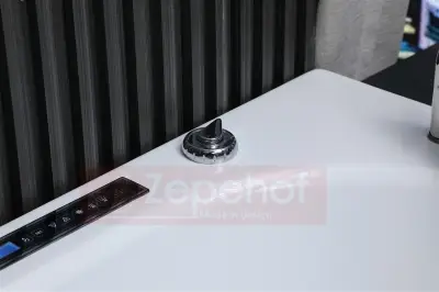 Wirujące dysze Wanna z hydromasażem EG-015 narożna 150cmx150cmx65cm spadające SOPLE LEDowe HIT!