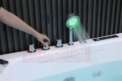 Wirujące dysze Wanna z hydromasażem EG-015 narożna 150cmx150cmx65cm spadające SOPLE LEDowe HIT!