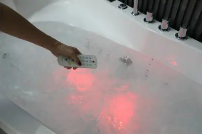 Wanna z hydromasażem EB-101 R PRAWA prostokątna 170cmx101cmx63cm  DYSZE OBROTOWE, PILOT