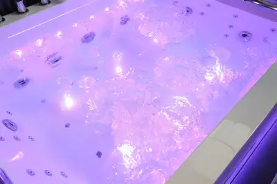 Wirujące dysze Wanna z hydromasażem EB-100 prostokątna 180cmx120cmx66cm Wodospad LED x 2+Ambiente z podgrzewaczem+pilot