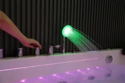 Wirujące dysze Wanna z hydromasażem EB-100 prostokątna 180cmx120cmx66cm Wodospad LED x 2+Ambiente z podgrzewaczem+pilot