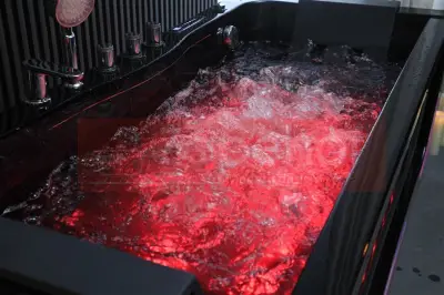 Obrotowe dysze czarna wanna z hydromasażem EB-7066 prostokątna 170cmx78cmx61cm Wodospad LED x 2+Ambiente z podgrzewaczem+pilot