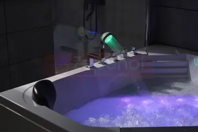 Wanna z hydromasażem C-487 narożna 150cmx150cmx58cm chromoterapia podgrzewacz