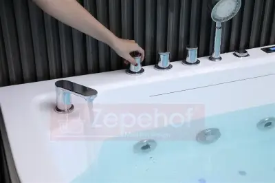 Wirujące dysze Wanna z hydromasażem EG-015 narożna 150cmx150cmx65cm spadające SOPLE LEDowe HIT!