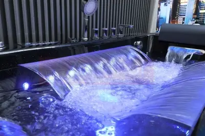 Czarna wanna z hydromasażem EBS-185 prostokątna 170cmx85cmx58cm DYSZE OBROTOWE, MASAŻ KARKU, WODOSPADY, PILOT