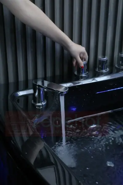Wirujące dysze czarna Wanna z hydromasażem EG-015 narożna 150cmx150cmx65cm spadające SOPLE LEDowe HIT!